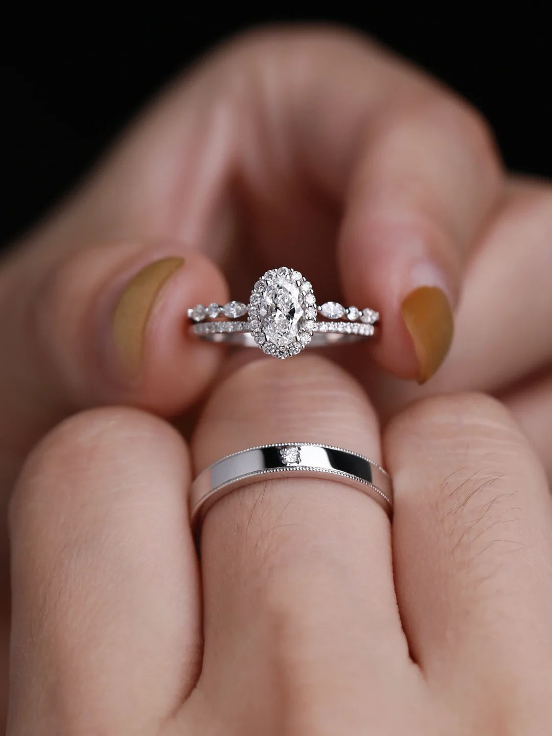 Elegant Oval Cut Lab Grown & N - Couple Ring Set ulasan dan harga