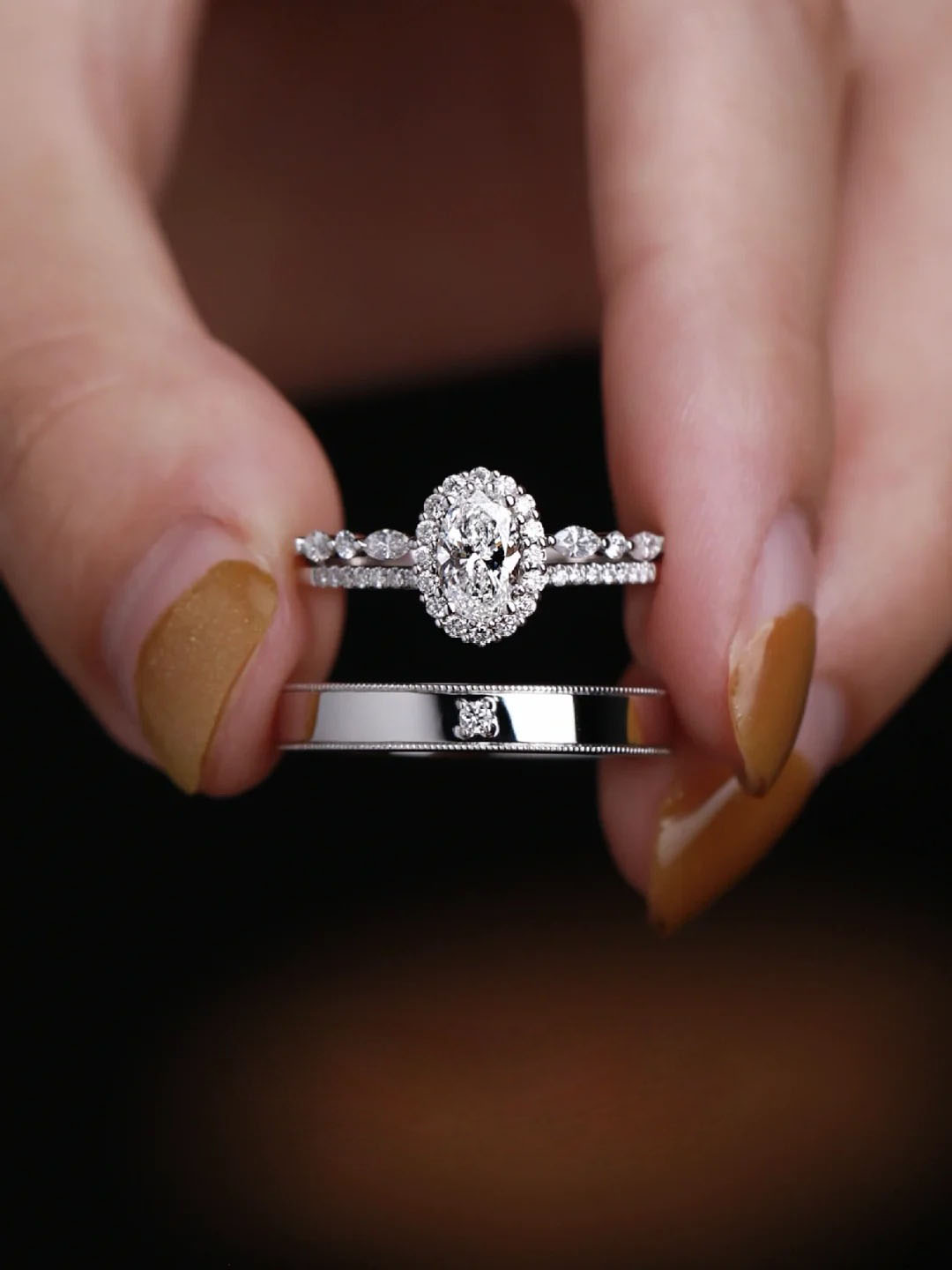 Elegant Oval Cut Lab Grown & N - Couple Ring Set ulasan dan harga