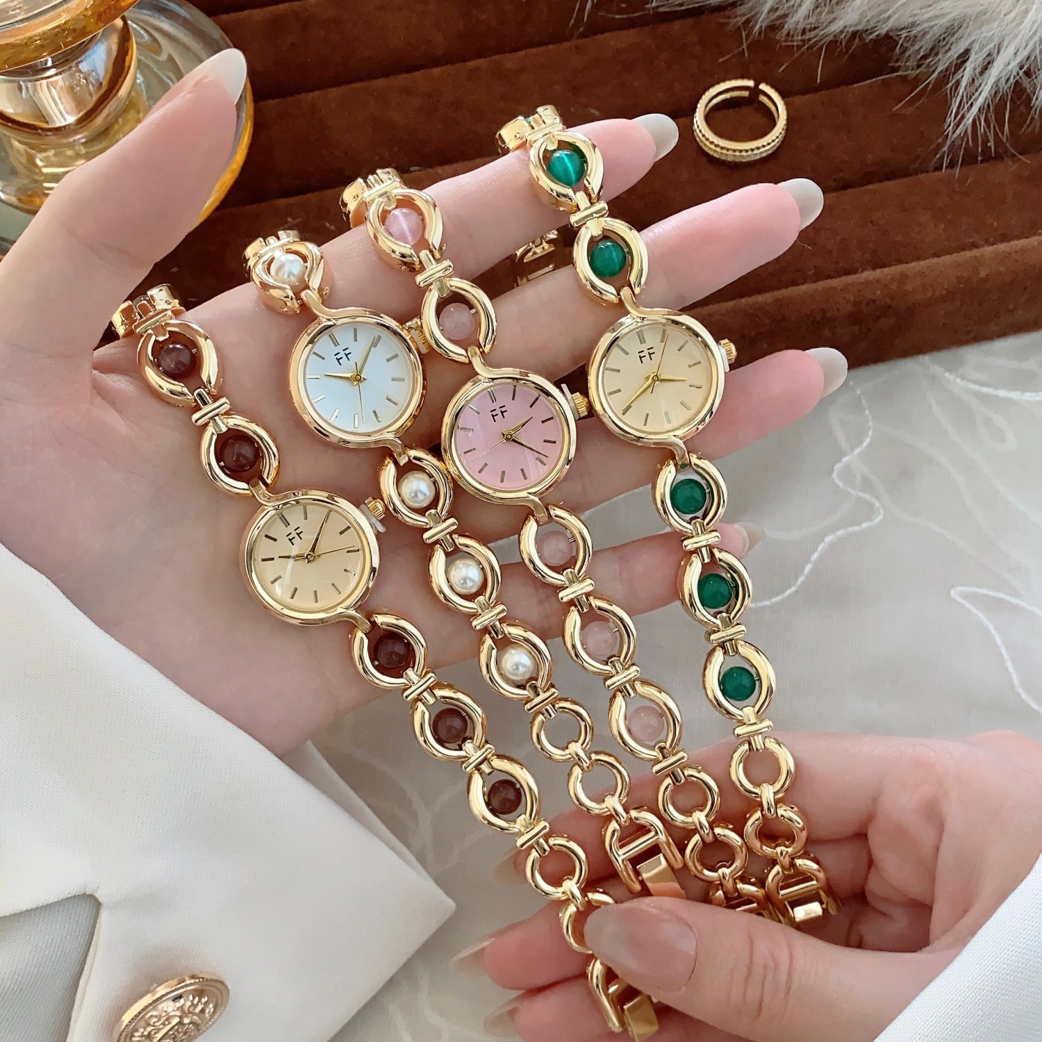 Elegant Round Watch for Women  - Stones Watches & Jewelry In Sweden Ab ulasan dan harga